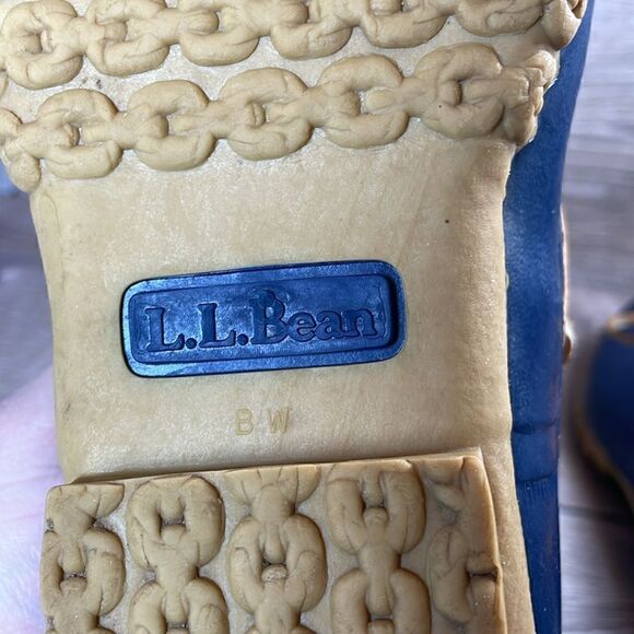 LL Bean Bean Boots Women’s Sz 6W Waterproof Tan Leather Navy Rubber Duck Boots - Picture 12 of 13